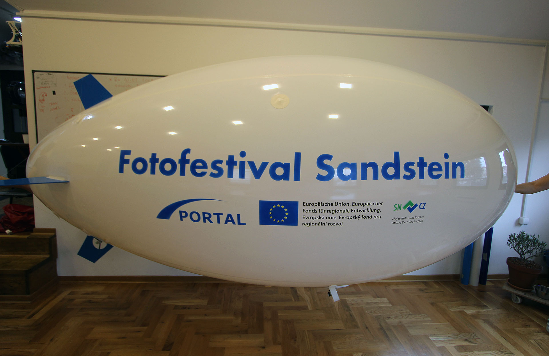 3.5-m-rc-blimp-with-art-work-printed-on-the-envelope